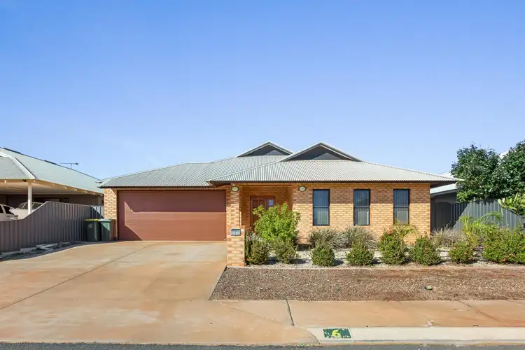 6 Jadura Crescent