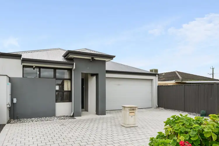 14 Fitzroy Street, Queens Park WA 6107