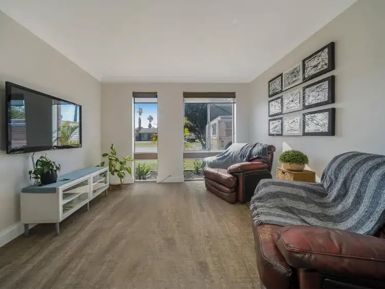 Seventh view of Homely house listing, 4 Glenside Crescent, Craigie WA 6025