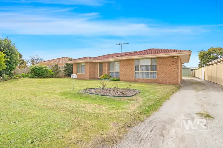8 Salvado Road, Orana WA 6330