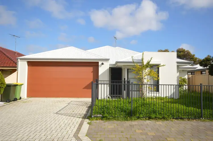 12 Menna Brace, Greenfields WA 6210