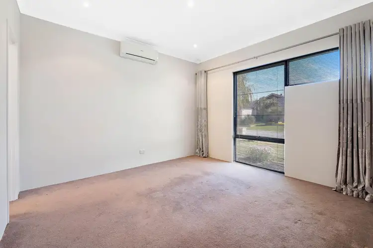Fourth view of Homely house listing, 6 Kinloch pass, Aubin Grove WA 6164