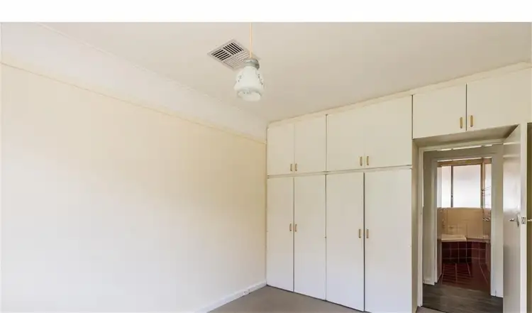 Fifth view of Homely house listing, 10 Bolton Way, Orelia WA 6167