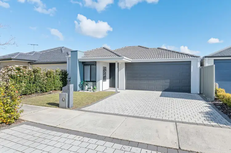 11 Sweetgum Way, Piara Waters WA 6112