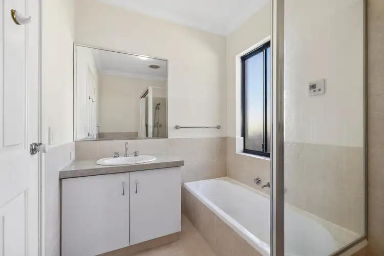 Seventh view of Homely house listing, 1/22 OATLEY TURN, Duncraig WA 6023