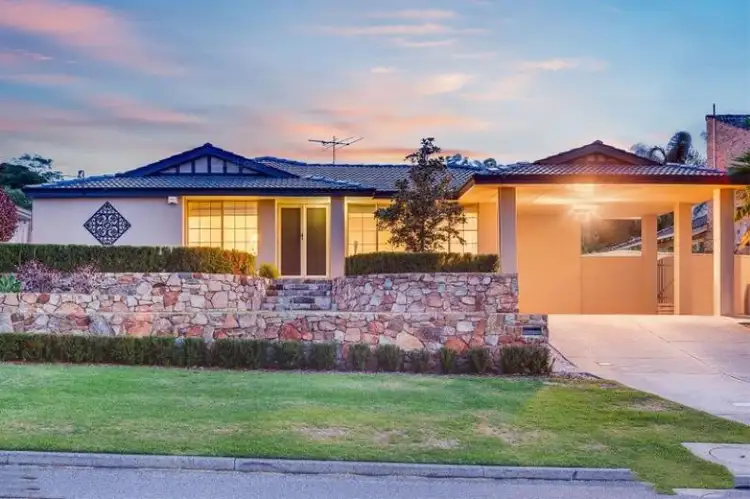 9 Mottee Road, Bateman WA 6150