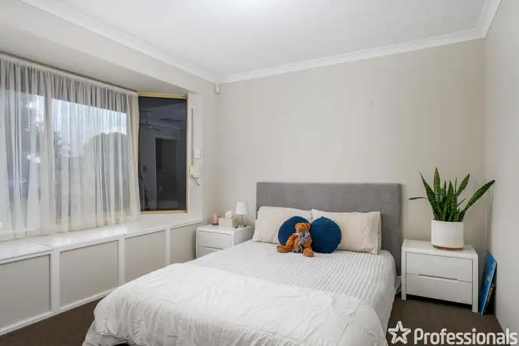 Sixth view of Homely house listing, 2 Dalaroo Court, Cooloongup WA 6168