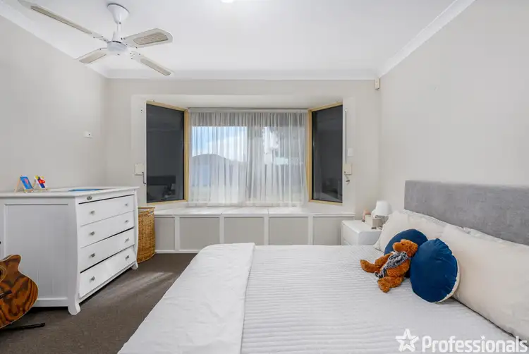 Seventh view of Homely house listing, 2 Dalaroo Court, Cooloongup WA 6168