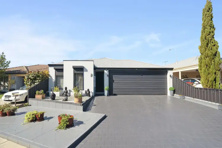 10 Wonnil Close, Success WA 6164