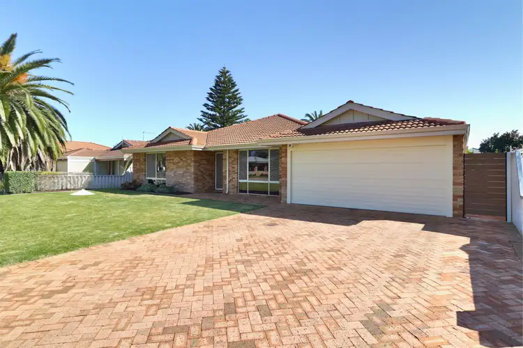 15 Parkland Drive, Warnbro WA 6169