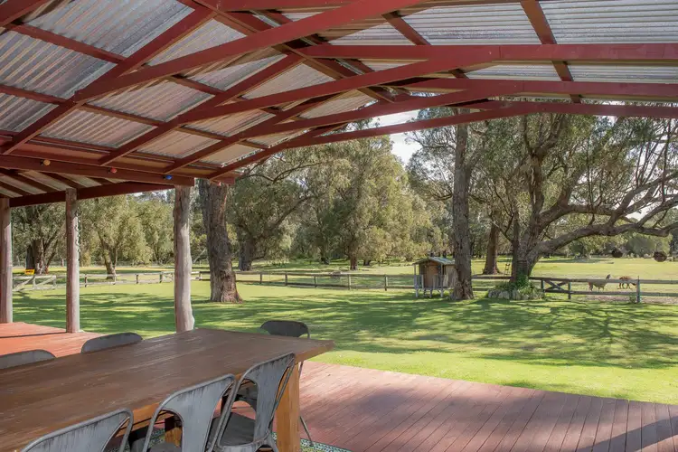 114 Newnham Road, Lake Clifton WA 6215