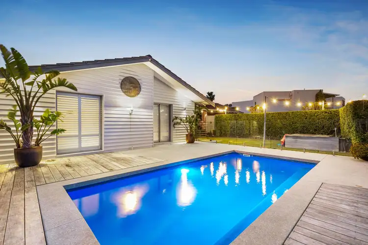 11 Breeze Court