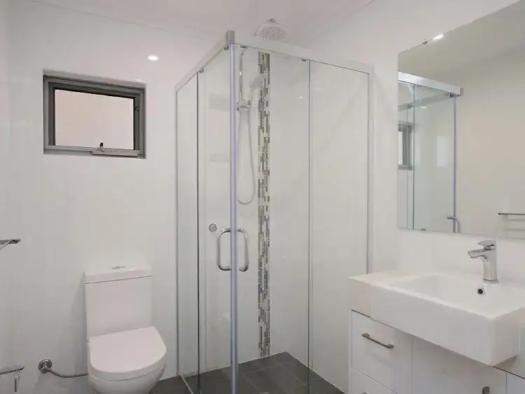 Seventh view of Homely apartment listing, 1/253 Robinson Ave, Cloverdale WA 6105