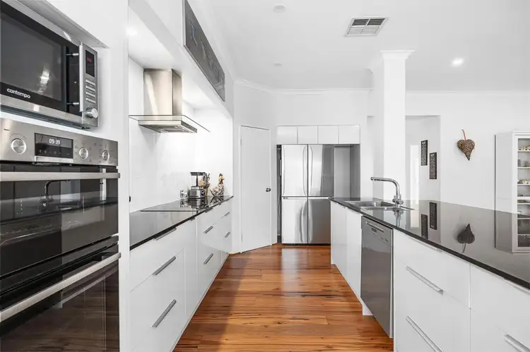 11 Monaltrie Loop, Carramar WA 6031
