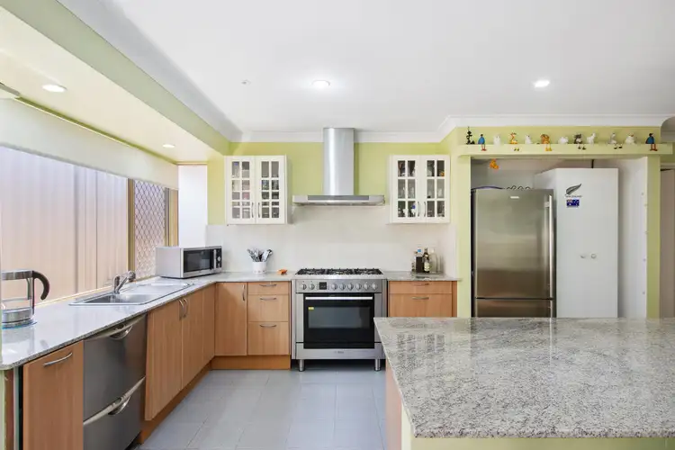5 ROSEBANK GARDENS, Alexander Heights WA 6064