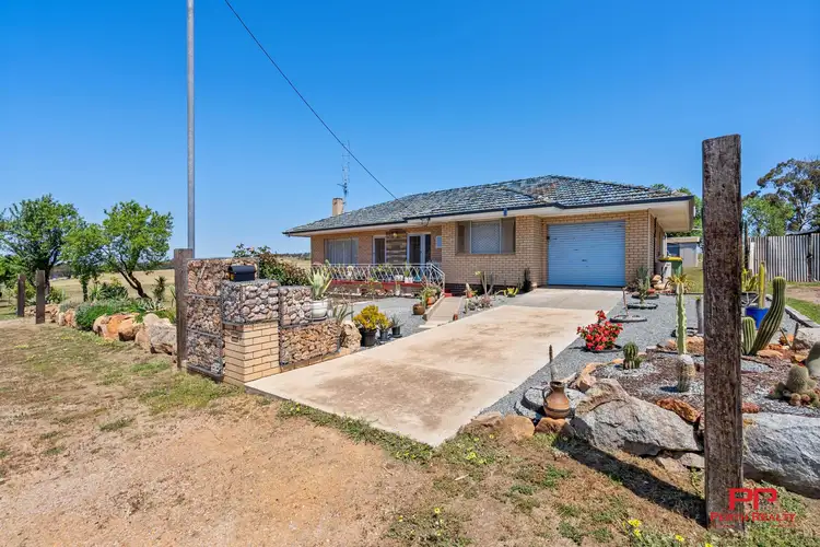 19 Hunt Road, Beverley WA 6304