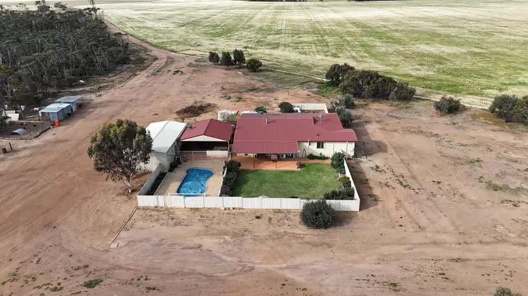 10520 Emu Fence Road, Hyden WA 6359