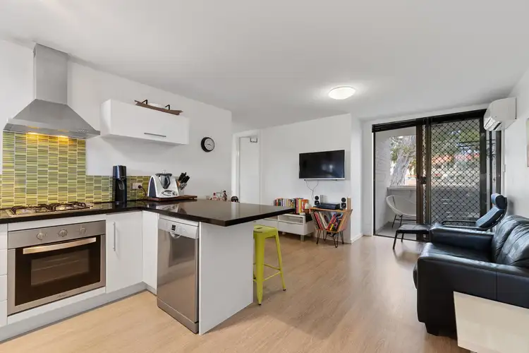 18/2 Bennelong Place