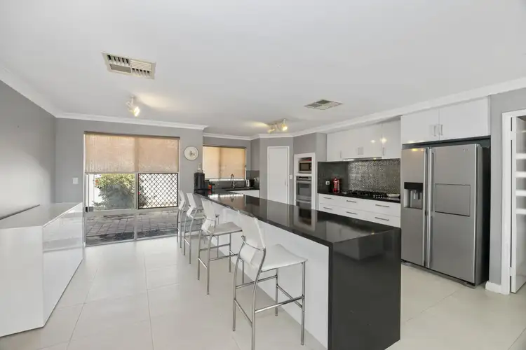 4 Oakwood Court