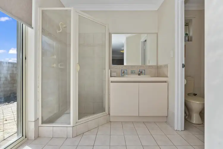 Sixth view of Homely house listing, 4 Oakwood Court, Currambine WA 6028