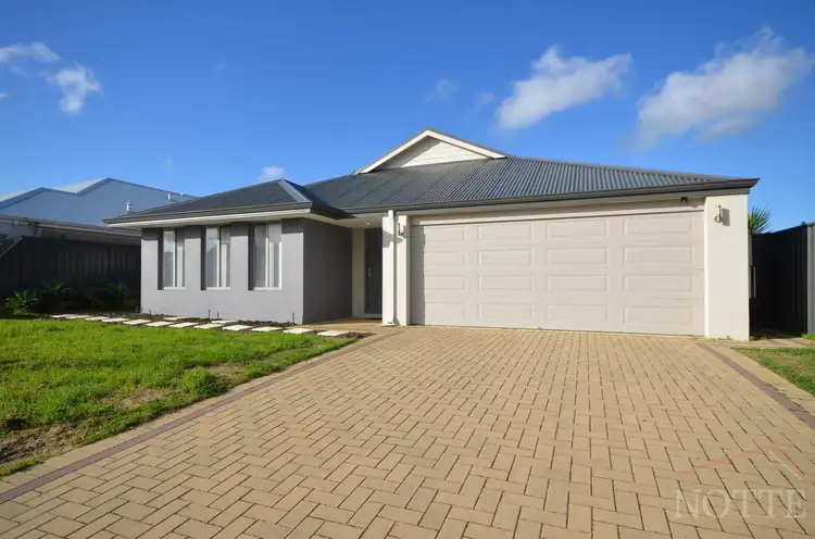 14 Featherleaf Elbow, Banksia Grove WA 6031