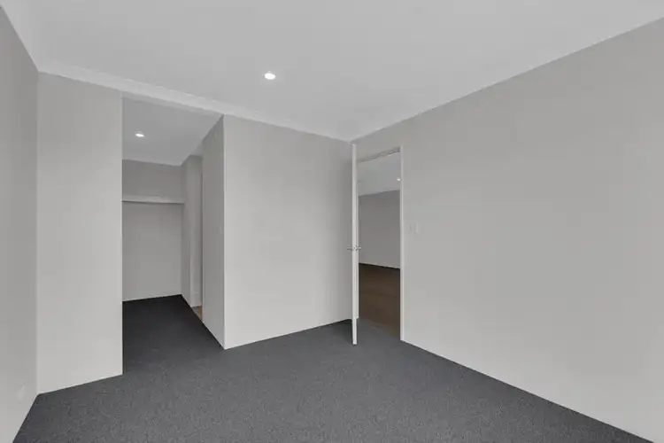 Sixth view of Homely house listing, 10 Owlpen Way, Baldivis WA 6171