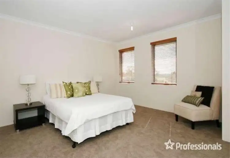 Fifth view of Homely house listing, 32 Aquaviva Circle, Viveash WA 6056