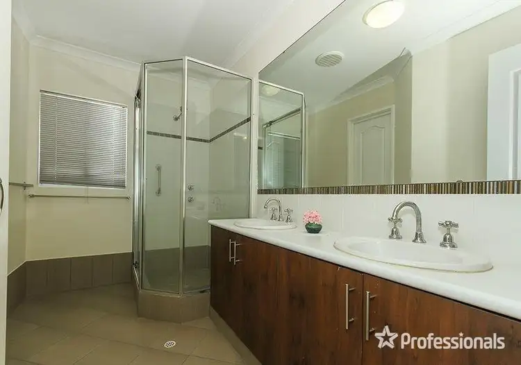 Sixth view of Homely house listing, 32 Aquaviva Circle, Viveash WA 6056