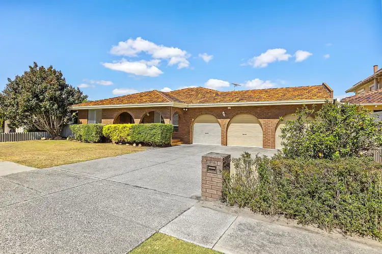 10 Avocet Road, Stirling WA 6021