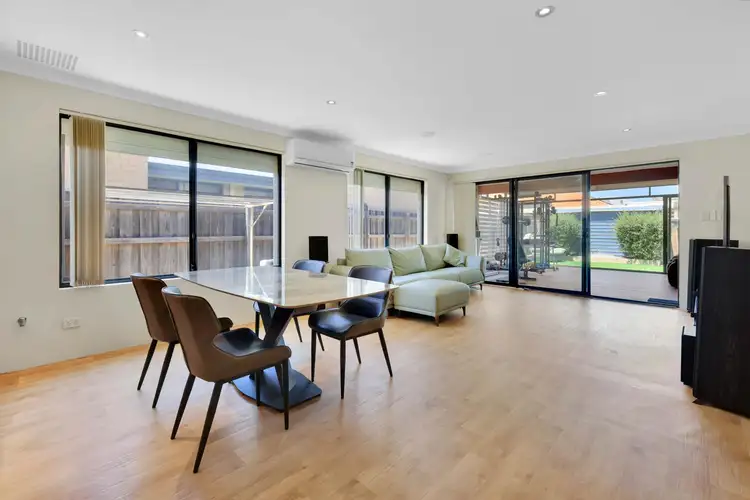 6 Carlo Pass, Ellenbrook WA 6069
