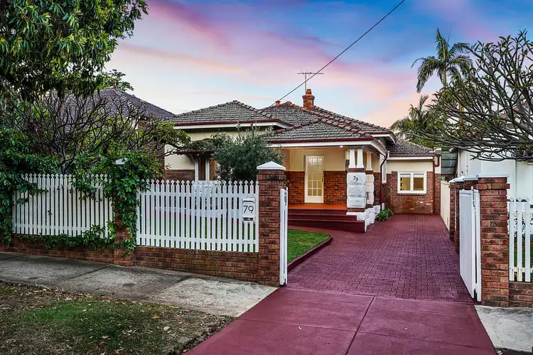 79 Dundas Road