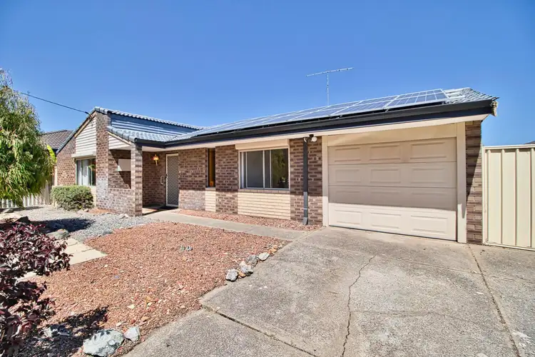 27 Barbrook Way
