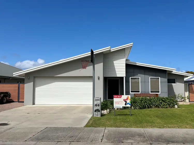 44 Baleine Drive