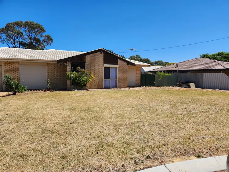 9 Mangowine Close