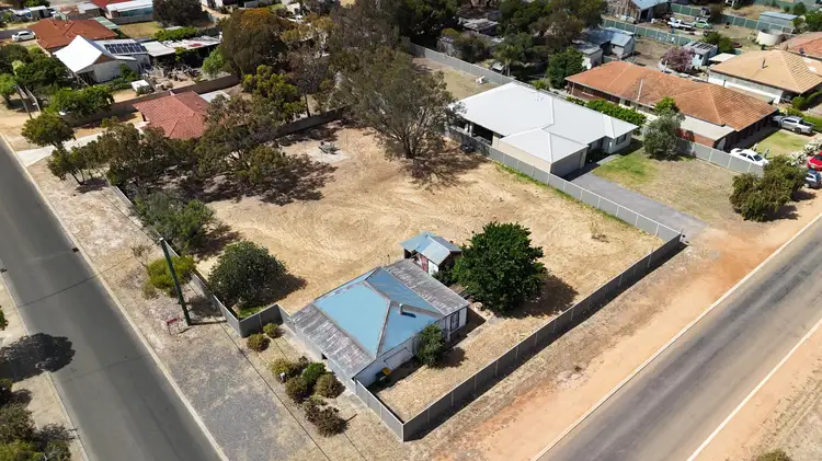 4 Conroy Street, Katanning WA 6317