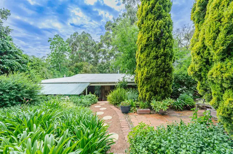 4 Turvey Lane, Mundaring WA 6073