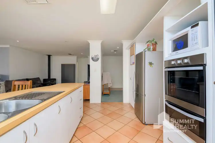 Sixth view of Homely house listing, 4 Braidwood Drive, Australind WA 6233