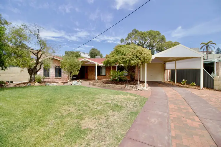 26 Fendam Street