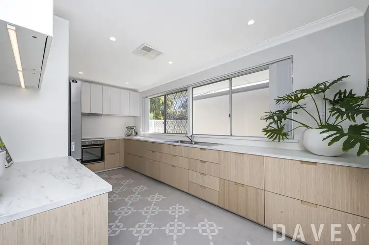 8 Mclintock Way, Karrinyup WA 6018