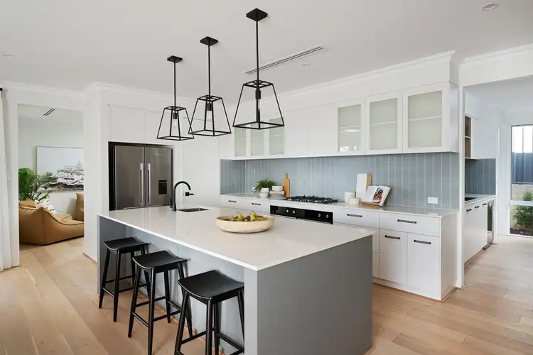 30 Barracoota Loop, Lakelands WA 6180