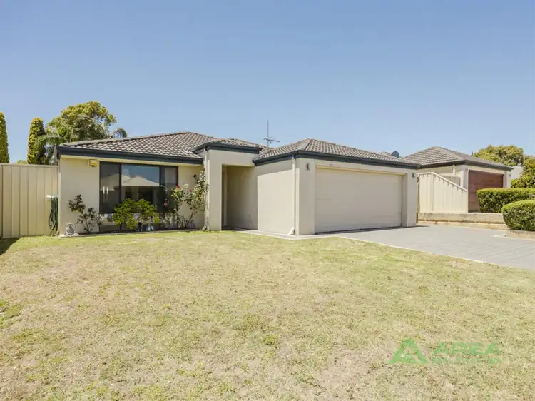 25 LOVETT DR, Forrestfield WA 6058