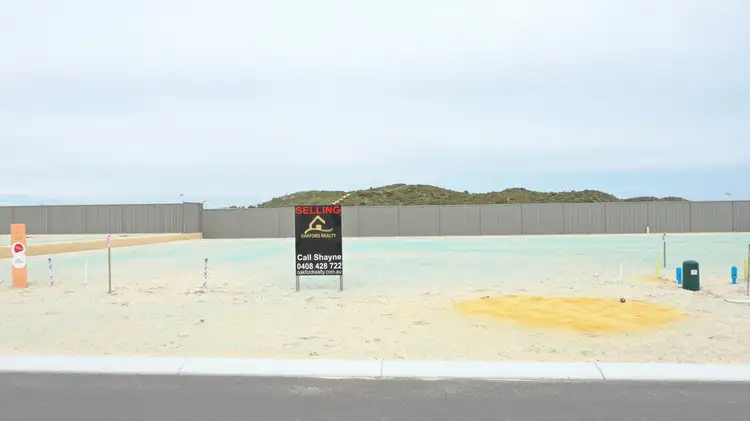 11 Easter Street, Eglinton WA 6034