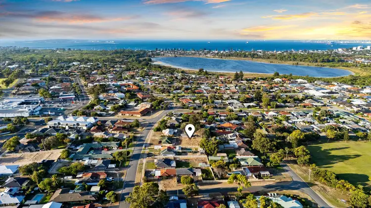 52B Frederick Street, Shoalwater WA 6169