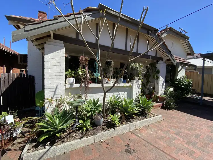 6 Carey Street