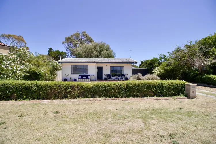 8 Lake Street, Rockingham WA 6168