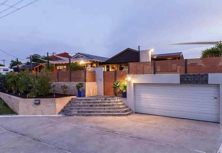 2 Debenham Way