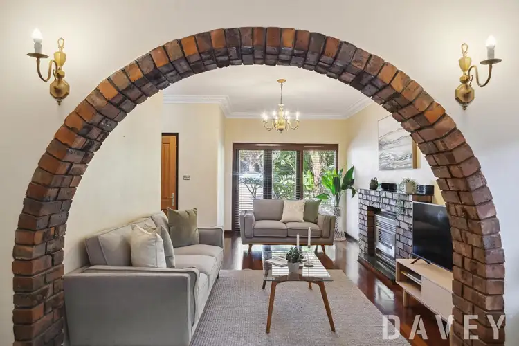 249 Grand Promenade, Doubleview WA 6018