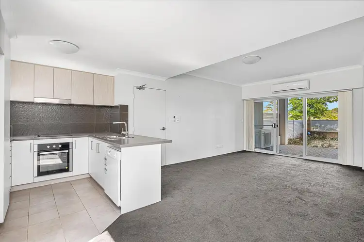 21/32 Congenial Loop