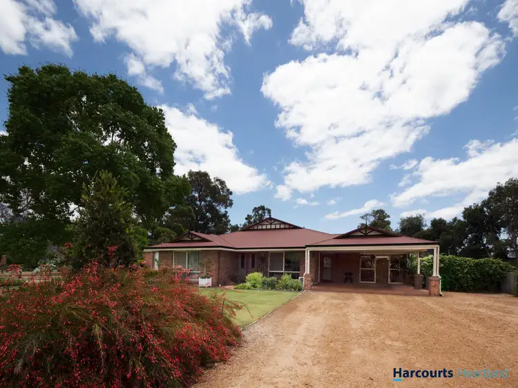 85 Leschenaultia Circle