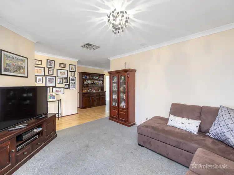 Fifth view of Homely house listing, 2 Kurrden Way, Swan View WA 6056